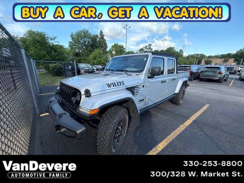 Used 2024 Jeep Gladiator Sport AWD/4WD image 1
