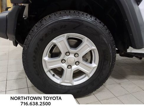 Used 2021 Jeep Wrangler Sport S image 18