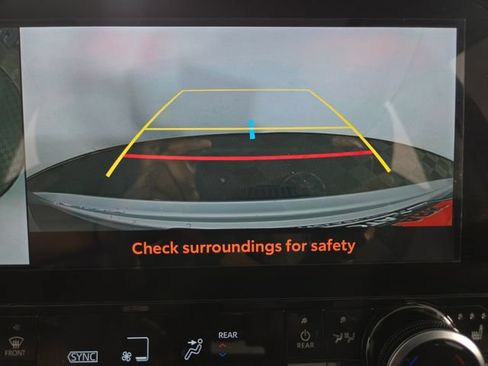 Used 2025 Toyota Highlander Limited FWD image 21