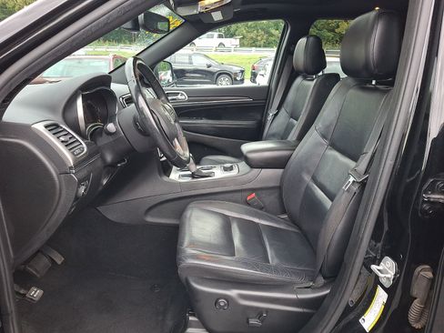 Used 2019 Jeep Grand Cherokee Limited AWD/4WD image 14
