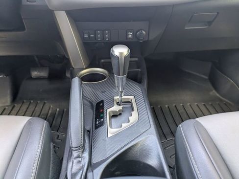 Used 2013 Toyota RAV4 Limited AWD/4WD image 19