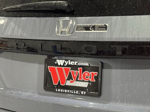 New 2025 Honda Pilot Touring image 39