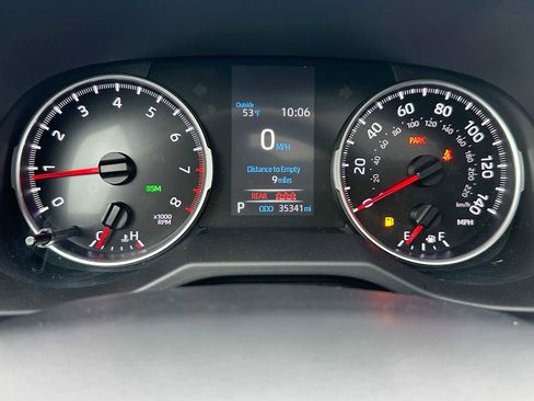 Used 2022 Toyota RAV4 XLE Premium image 25