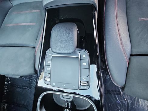 Used 2023 Mercedes-Benz CLA 250 4MATIC image 15