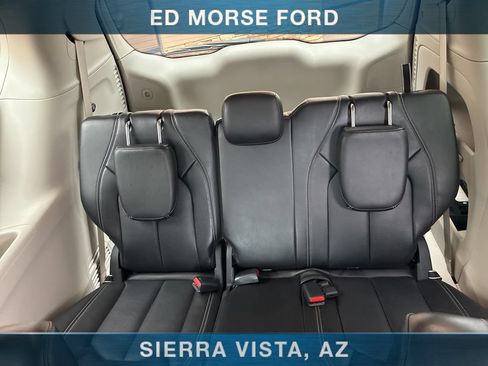 Used 2024 Chrysler Pacifica Touring-L FWD image 20