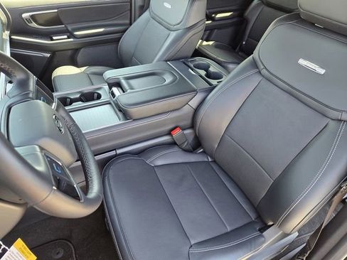 Used 2026 Ford Expedition Platinum w/ Stealth Performance Package AWD/4WD image 17