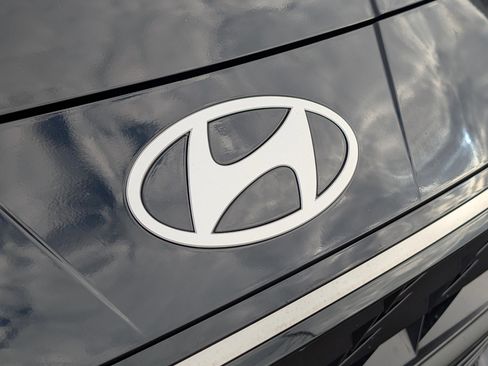 Used 2025 Hyundai Elantra SEL image 6