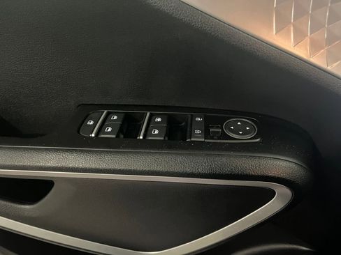 Used 2025 Kia Soul LX w/ LX Technology Package image 18