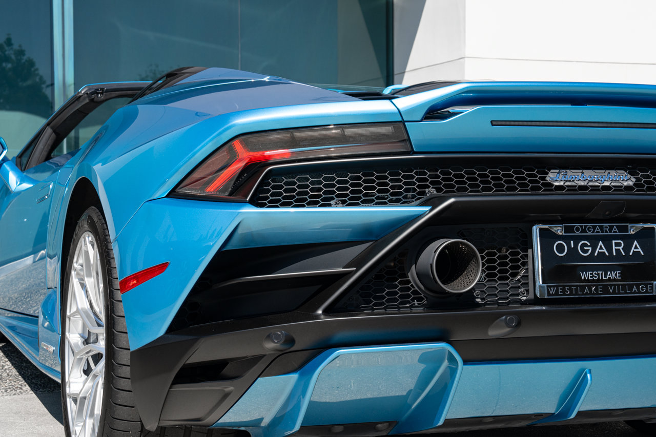 Used 2023 Lamborghini Huracan EVO RWD image 13