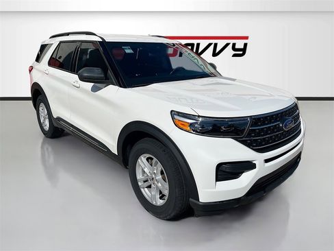 Used 2022 Ford Explorer XLT image 1