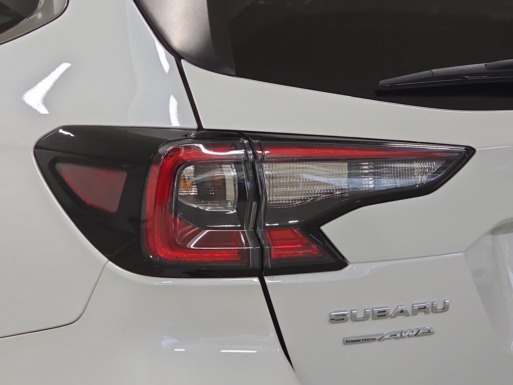Used 2025 Subaru Outback Touring XT AWD/4WD image 33