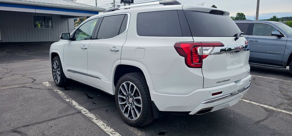 Used 2022 GMC Acadia Denali w/ GMC Pro Grade Package AWD/4WD image 6