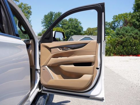 Used 2020 Cadillac Escalade Platinum AWD/4WD image 46