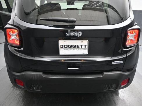 Used 2021 Jeep Renegade Latitude image 14