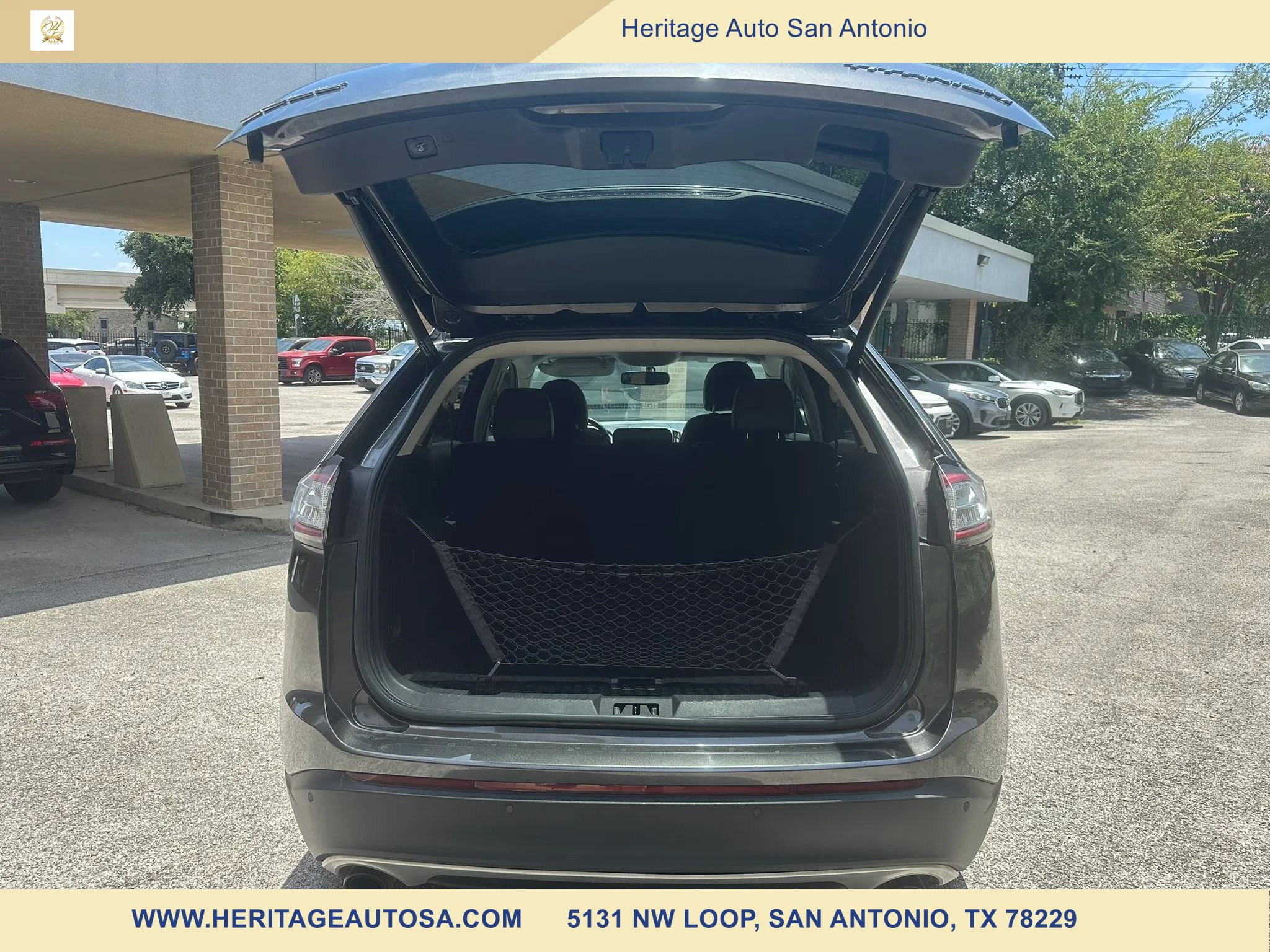 Used 2016 Ford Edge Titanium FWD image 9