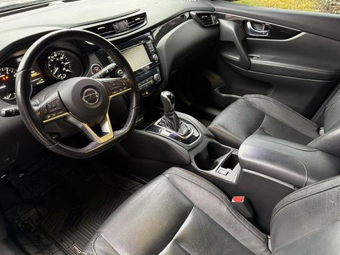 Used 2018 Nissan Rogue Sport SL image 11