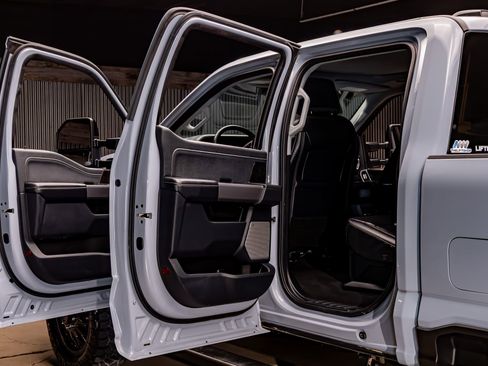 Used 2025 Ford F450 Lariat w/ Lariat Ultimate Package image 30