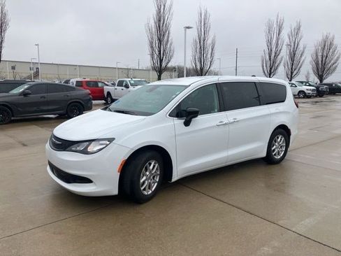 Used 2024 Chrysler Voyager LX image 1