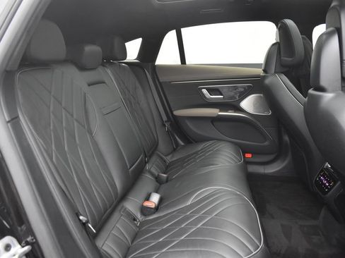 Used 2022 Mercedes-Benz EQS 580 4MATIC Sedan image 30