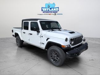 New 2025 Jeep Gladiator Sport video 1