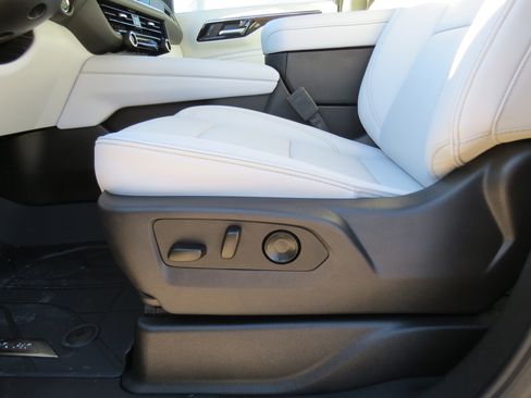 New 2026 Chevrolet Suburban Premier w/ Sun And Tow Package image 13