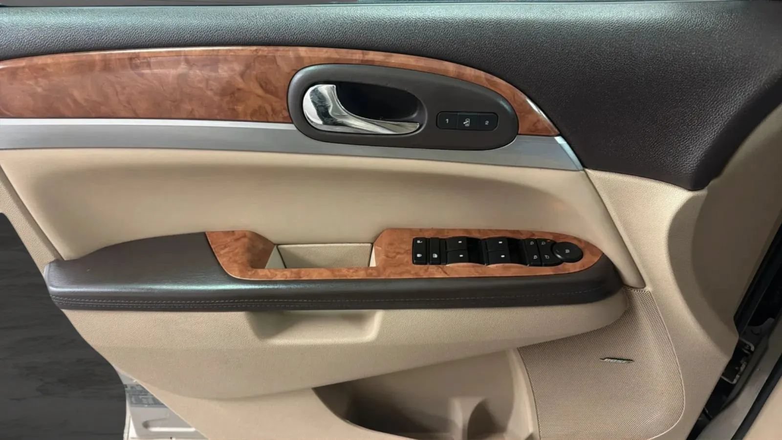 Used 2012 Buick Enclave Premium w/ Trailering Provision Package FWD image 16