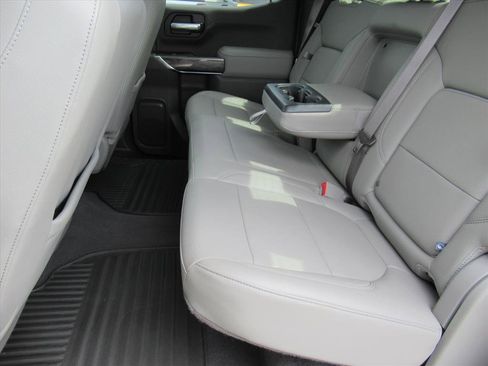 Used 2020 Chevrolet Silverado 1500 LTZ w/ LTZ Premium Package image 27