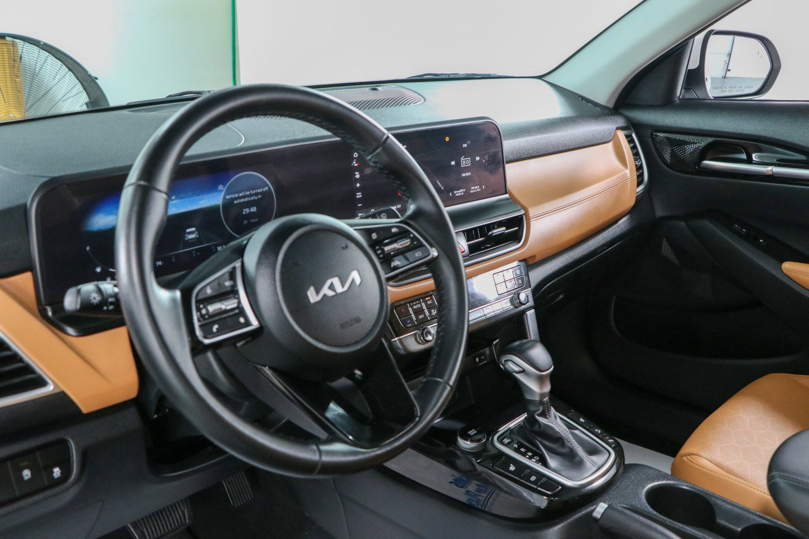 Used 2025 Kia Seltos EX w/ EX Sunroof Package FWD image 23