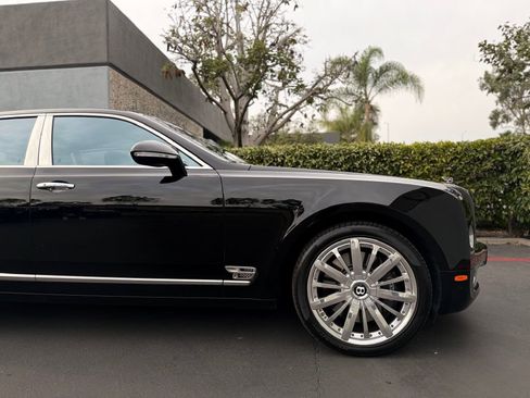 Used 2013 Bentley Mulsanne image 18