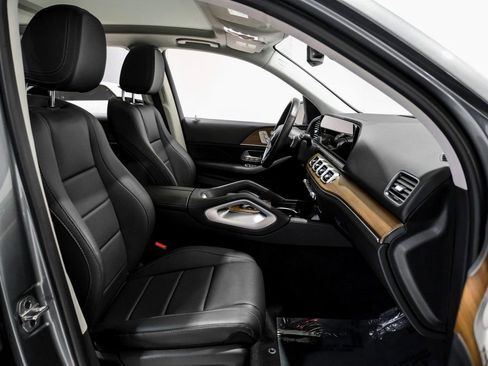 Used 2025 Mercedes-Benz GLE 350 4MATIC w/ AMG Line Exterior image 31