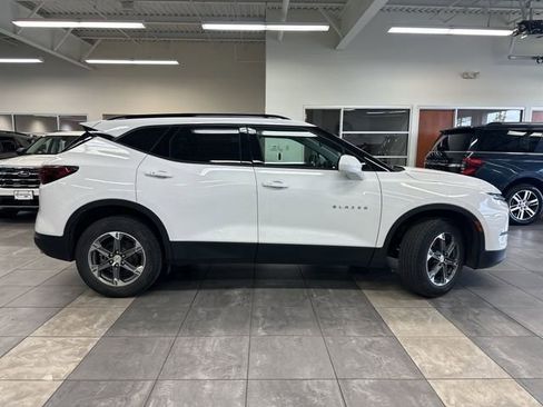 Used 2024 Chevrolet Blazer LT w/ Convenience Package FWD image 8