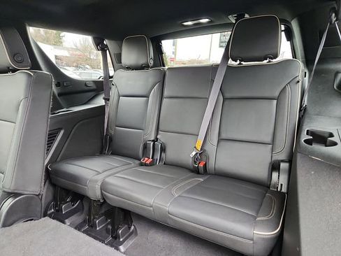 Used 2024 GMC Yukon SLT image 11