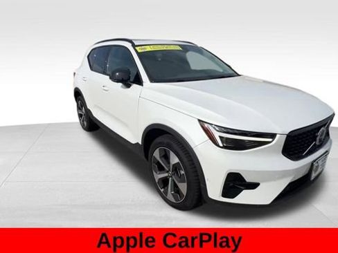 Used 2023 Volvo XC40 B5 Ultimate image 8