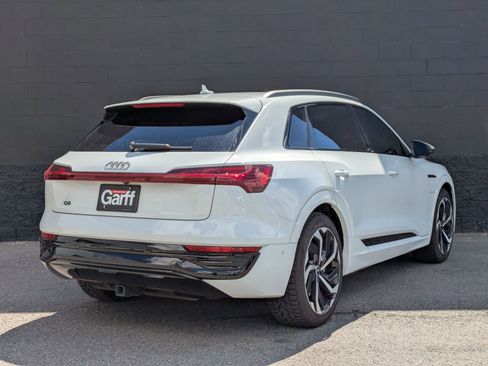 Used 2024 Audi Q8 e-tron Prestige w/ Prestige Package image 5