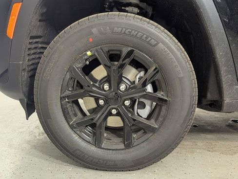 New 2026 Jeep Grand Cherokee Altitude RWD image 11