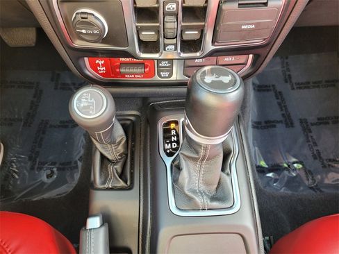 Used 2024 Jeep Wrangler Unlimited Rubicon 392 image 36