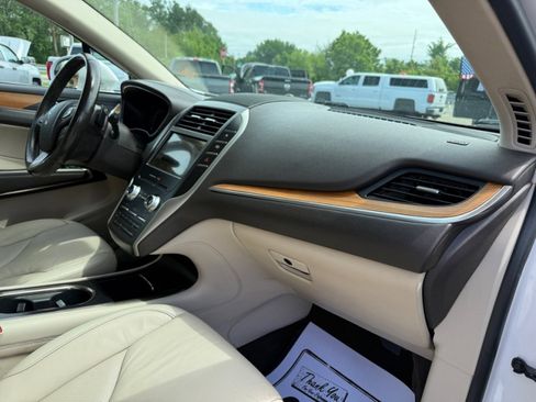 Used 2019 Lincoln MKC Select w/ MKC Climate Package FWD image 22