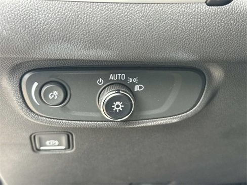 Used 2022 GMC Terrain SLE w/ Elevation Edition image 26