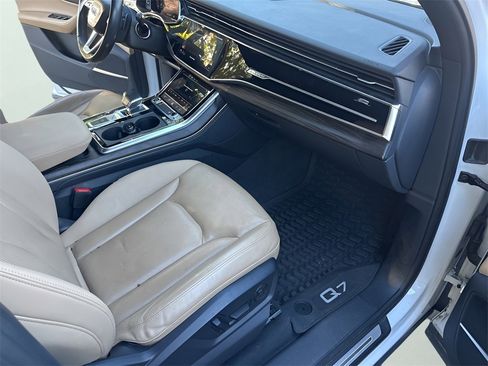 Used 2021 Audi Q7 3.0T Premium Plus image 12