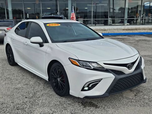 Used 2020 Toyota Camry SE FWD image 20