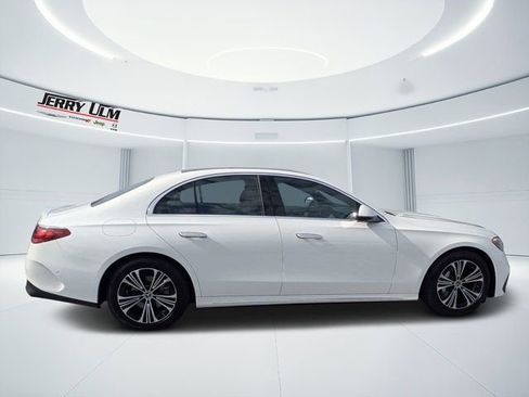 Used 2025 Mercedes-Benz E 350 Sedan image 2