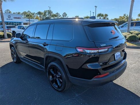 Used 2025 Jeep Grand Cherokee L Limited w/ Luxury Tech Group II image 5