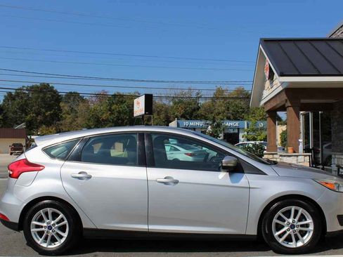 Used 2016 Ford Focus SE image 4