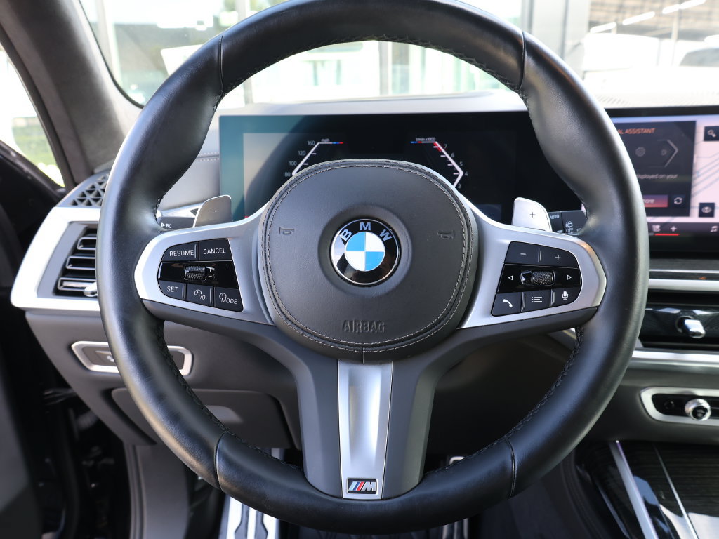 Used 2024 BMW X7 xDrive40i w/ M Sport Package AWD/4WD image 43