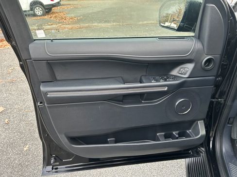 Used 2024 Ford Expedition Max XLT image 14