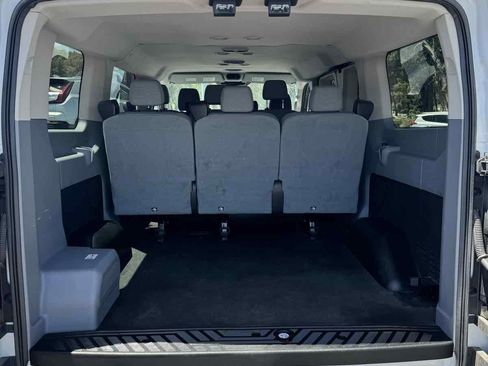 Used 2015 Ford Transit 150 XLT image 9
