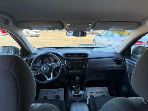 Used 2018 Nissan Rogue S image 3