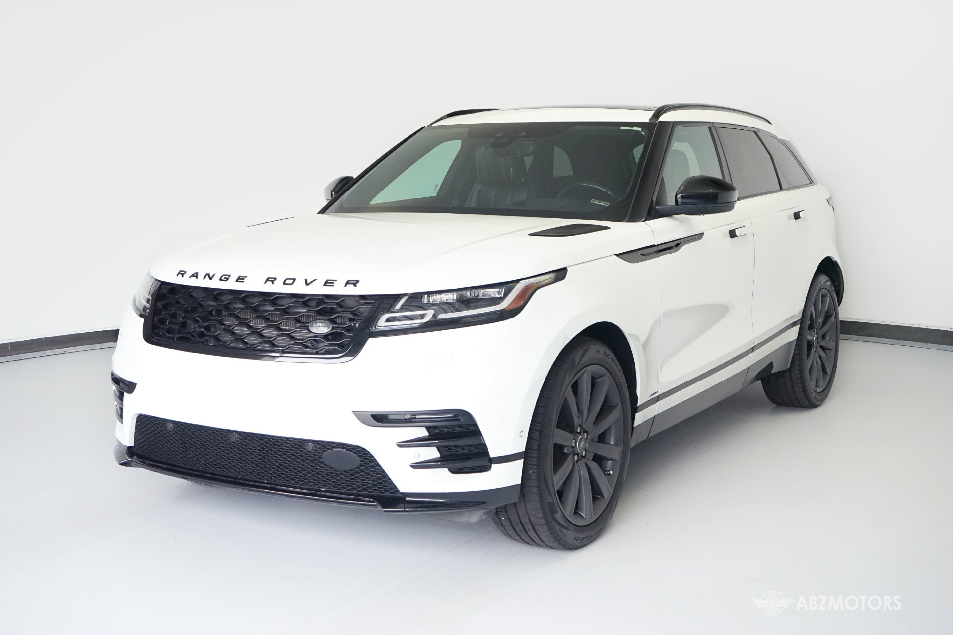 Used 2018 Land Rover Range Rover Velar AWD/4WD image 2