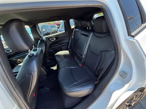 Used 2025 Jeep Compass Trailhawk AWD/4WD image 24