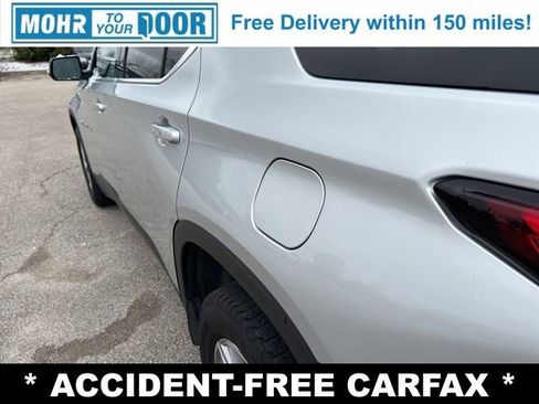 Used 2022 Chevrolet Traverse LT image 12